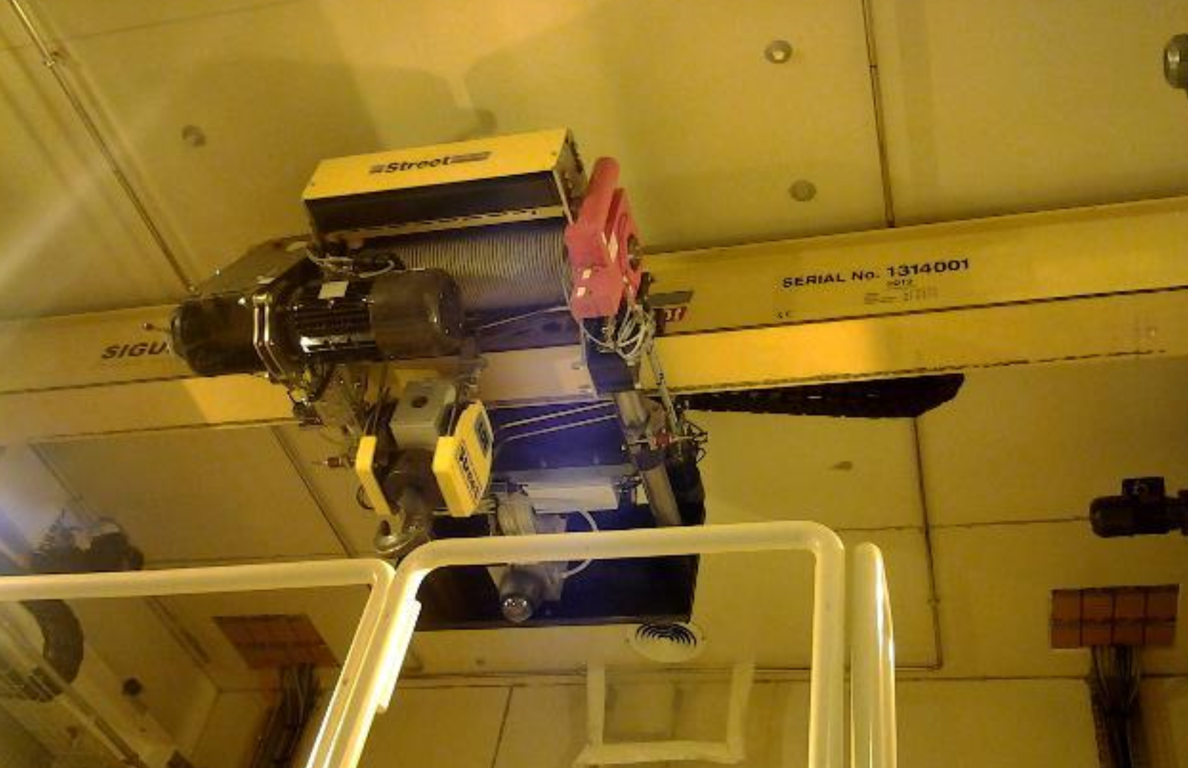 In-cell crane for nuclear waste characterization, 10t