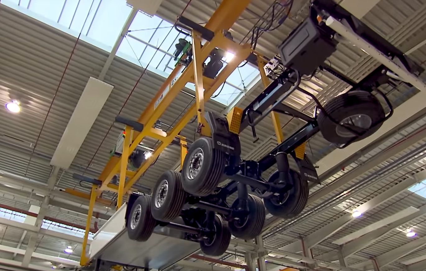 Refrigerated Truck Trailer Crane - Image 8